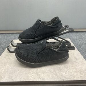 OluKai Nohea Mesh Kids/Boys Size K 10 Slip On Black Shoes